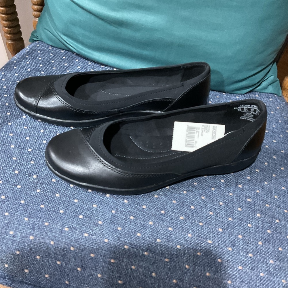 Black Leather Loafers with Rounded Toe